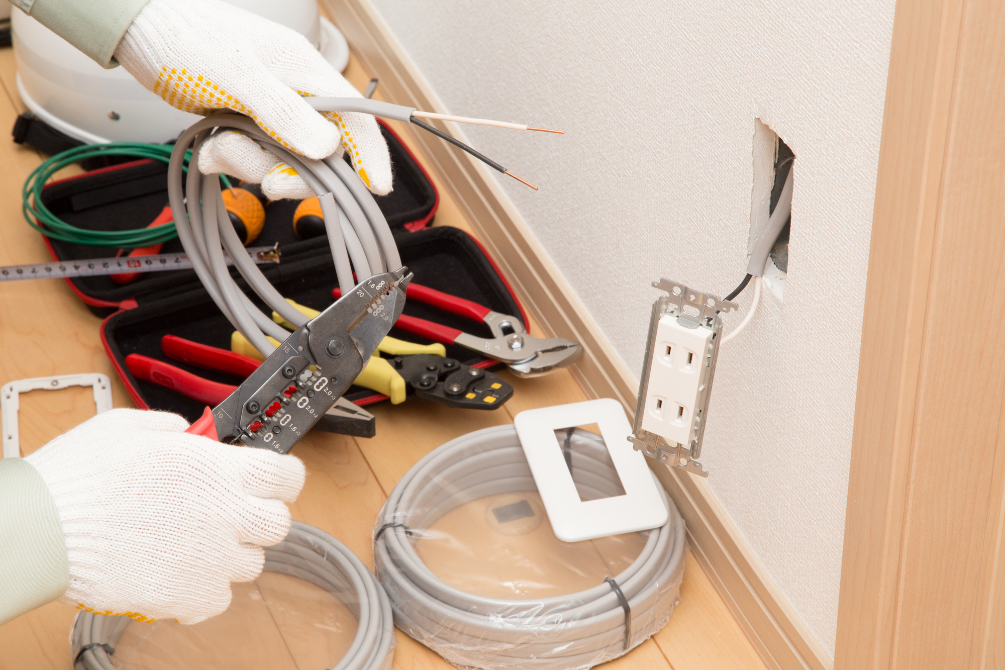 コンセント増設の工事方法を解説！安全と費用をプロが徹底解説